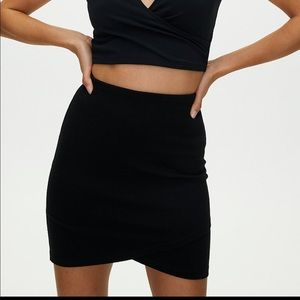 Aritzia Stretch Mini Skirt
